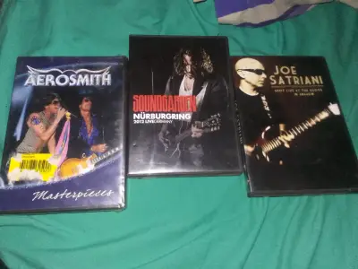 Colección de DVDs de conciertos de rock - miniatura 1