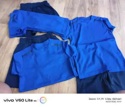 Conjunto deportivo azul para niños - miniatura 3