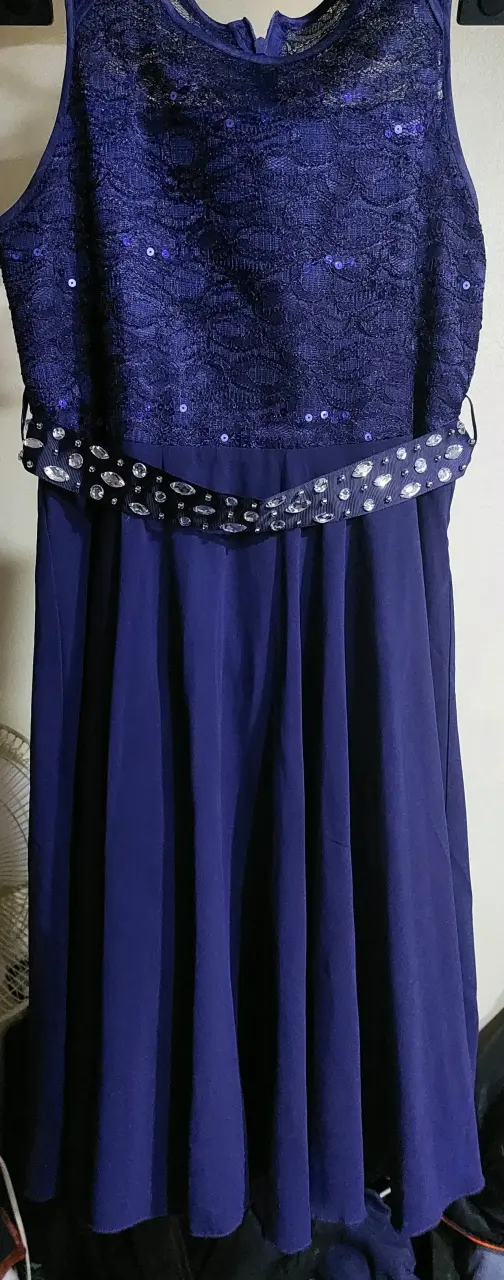 Vestido azul con encaje y lentejuelas - 1