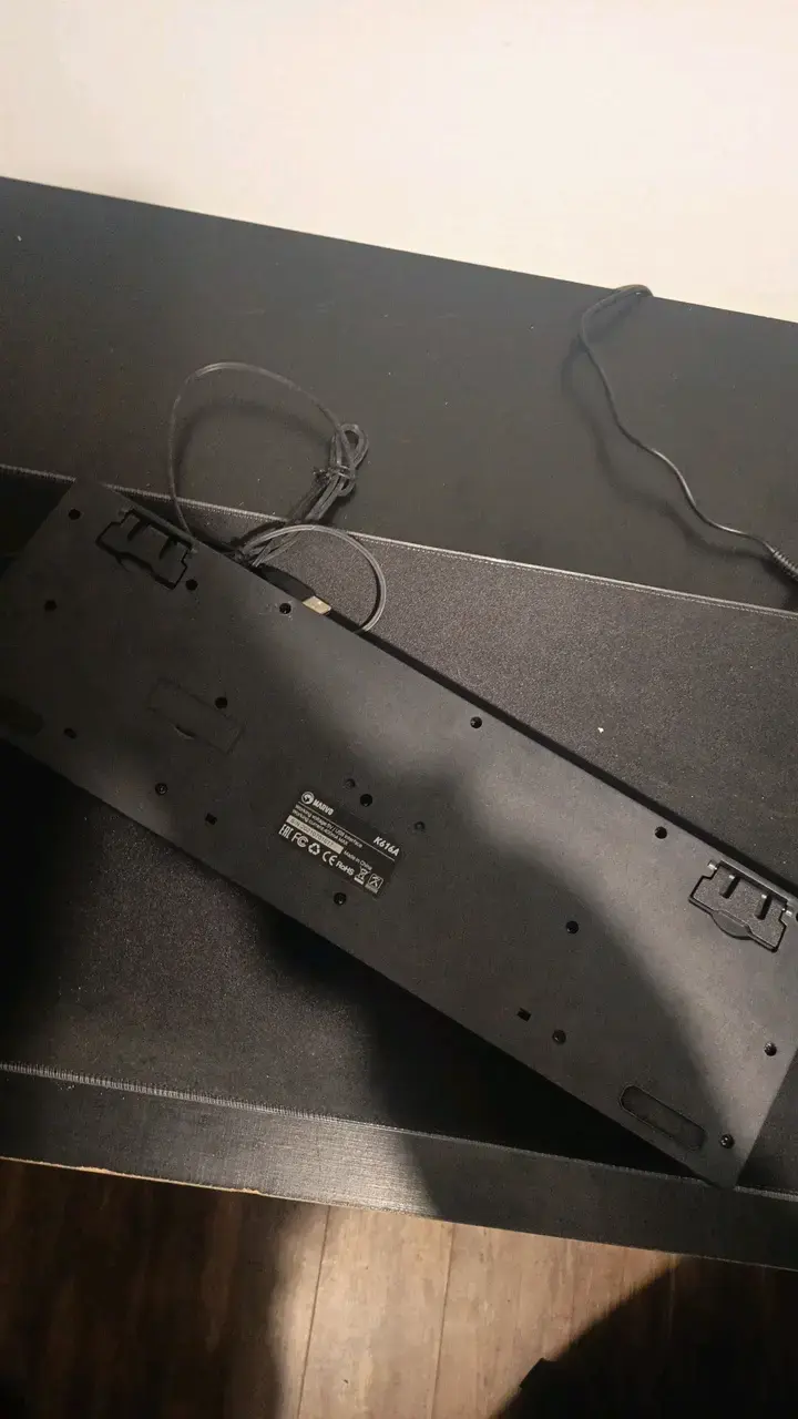 Teclado mecánico gamer Marvo negro rgb - 2