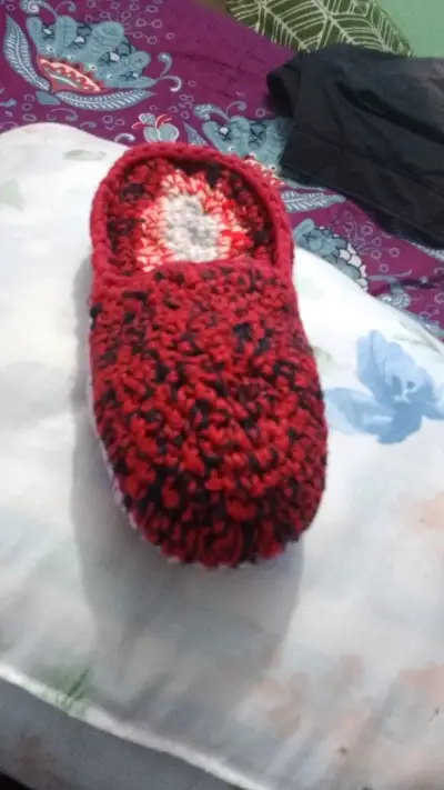 Pantuflas tejidas a mano multicolor - miniatura 2