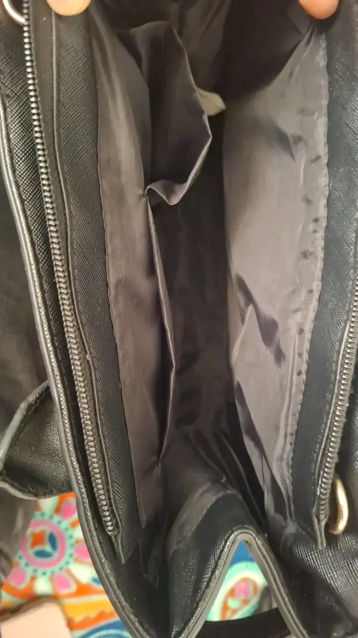 Bolso de mano negro elegante con correa ajustable - 2