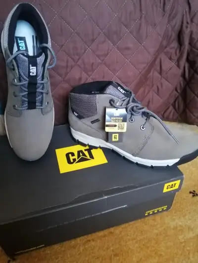 Botines CAT hombre, nuevos en caja, Unicos, Viña - miniatura 1