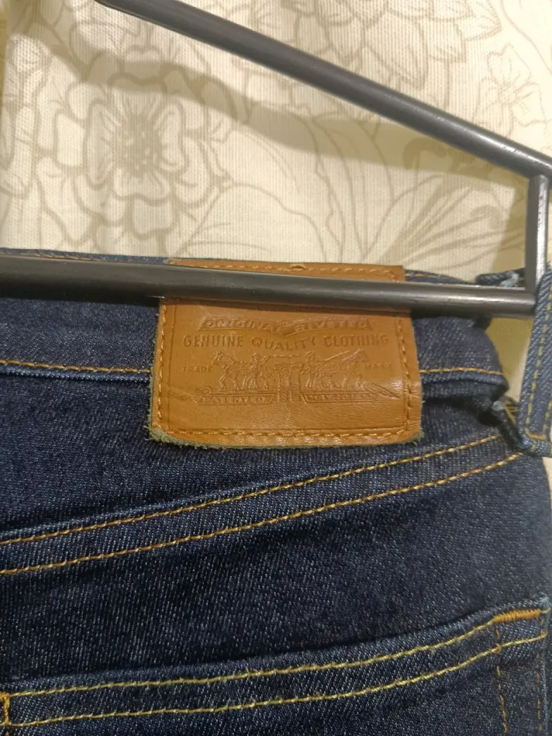 Jeans de mezclilla azul oscuro Levi's para hombre - 4