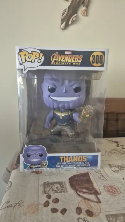 Figura Funko Pop Thanos Avengers Infinity War - miniatura 2