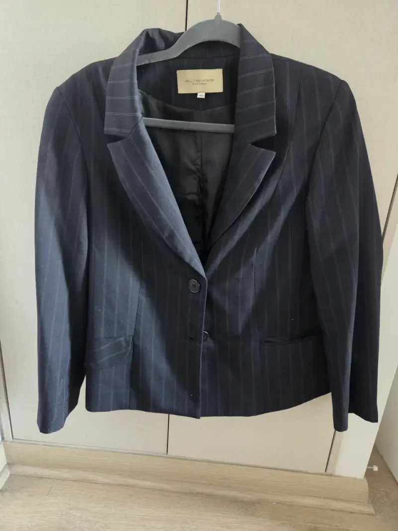 Blazer negro de rayas Nelly Airoldi talla 48