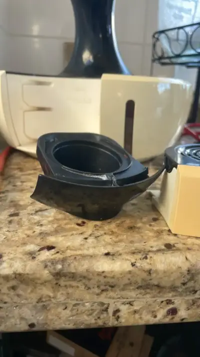 Cafetera Dolce Gusto automática usada - miniatura 3