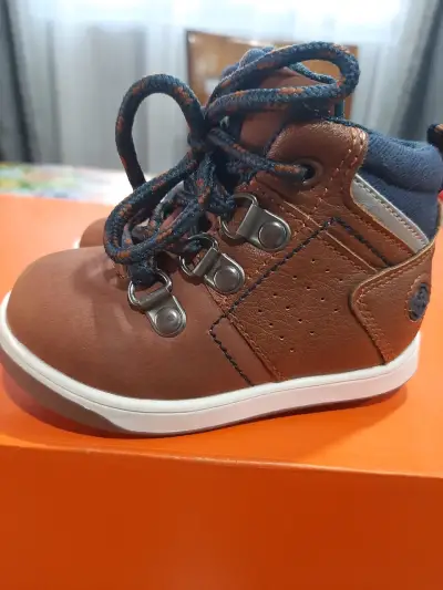 Botines de niño marrones con cordones - miniatura 1