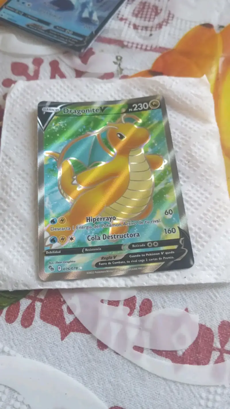 Carta Pokémon Dragonite V 230 HP