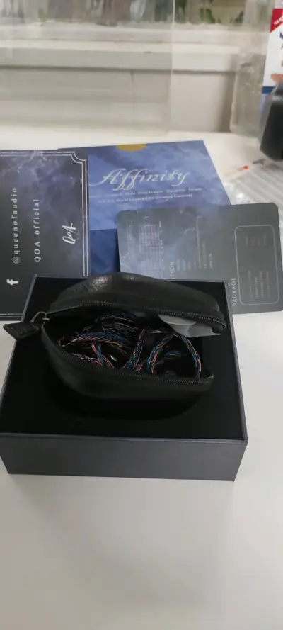 Auriculares In-Ear marca Queen of audio affinity - miniatura 2