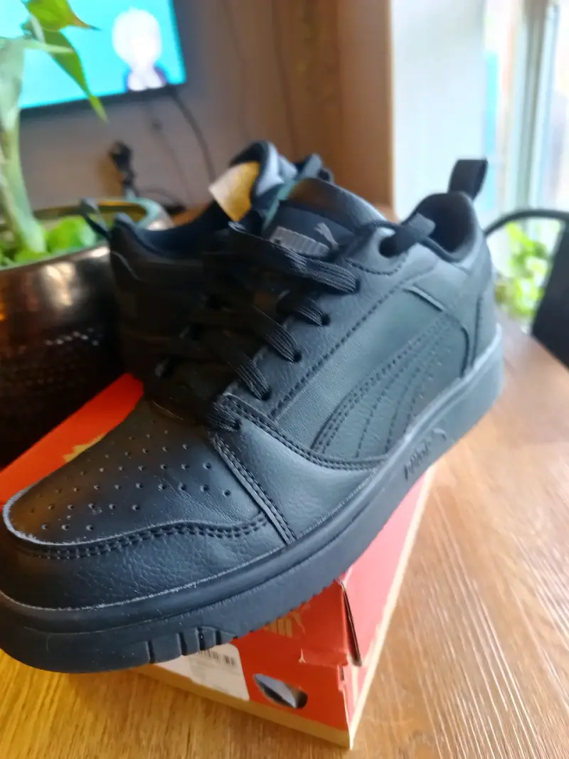 Zapatillas negras Puma Rebound V6 Lo Jr - 1