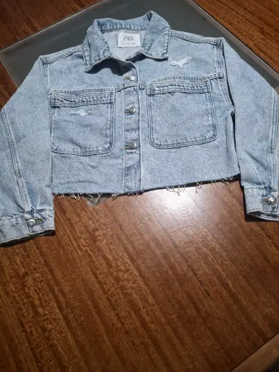 Chaqueta de mezclilla corta Zara para mujer - miniatura 1