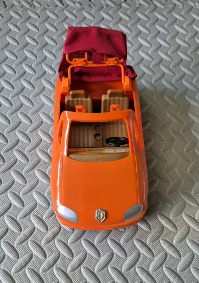 Auto de juguete convertible naranja Sylvanian Families - miniatura 4