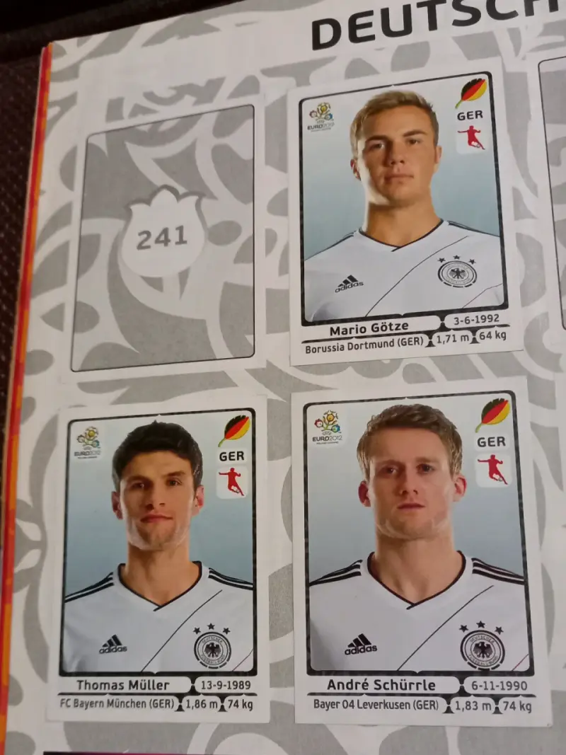 Álbum UEFA Euro 2012 con 150 láminas - 3