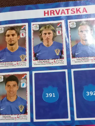 Álbum UEFA Euro 2012 con 150 láminas - miniatura 4