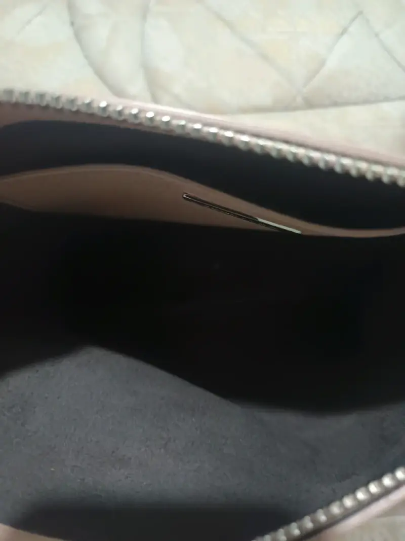Cartera de cuero rosa con correa ajustable - 3