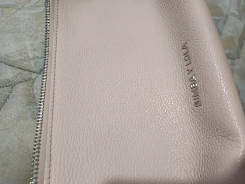 Cartera de cuero rosa con correa ajustable - 5