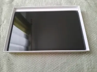 Tablet Samsung Galaxy Tab S6 Lite con S-Pen - miniatura 2