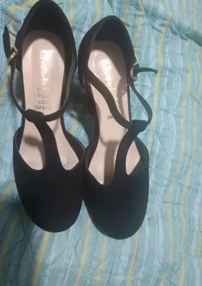Zapatos de Tacón Negro con Hebilla - miniatura 2