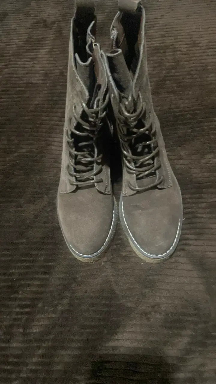 Botas de gamuza marrón con cordones - 2