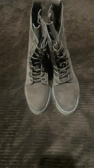 Botas de gamuza marrón con cordones - miniatura 2