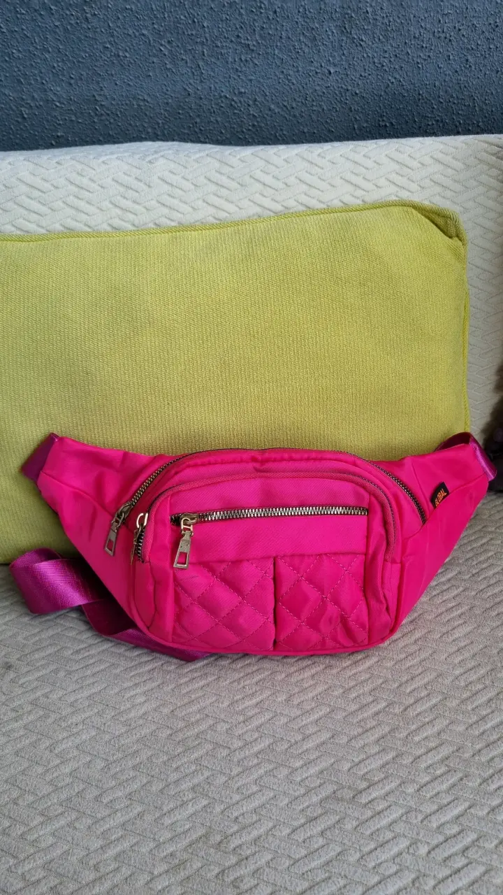 Riñonera fucsia con múltiples bolsillos - 2