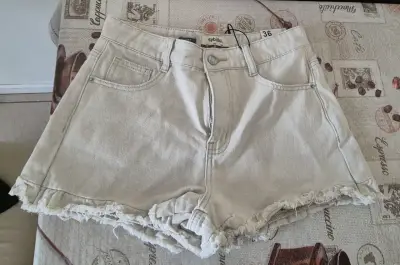 Shorts de mezclilla beige Sybilla talla 36 - miniatura 1