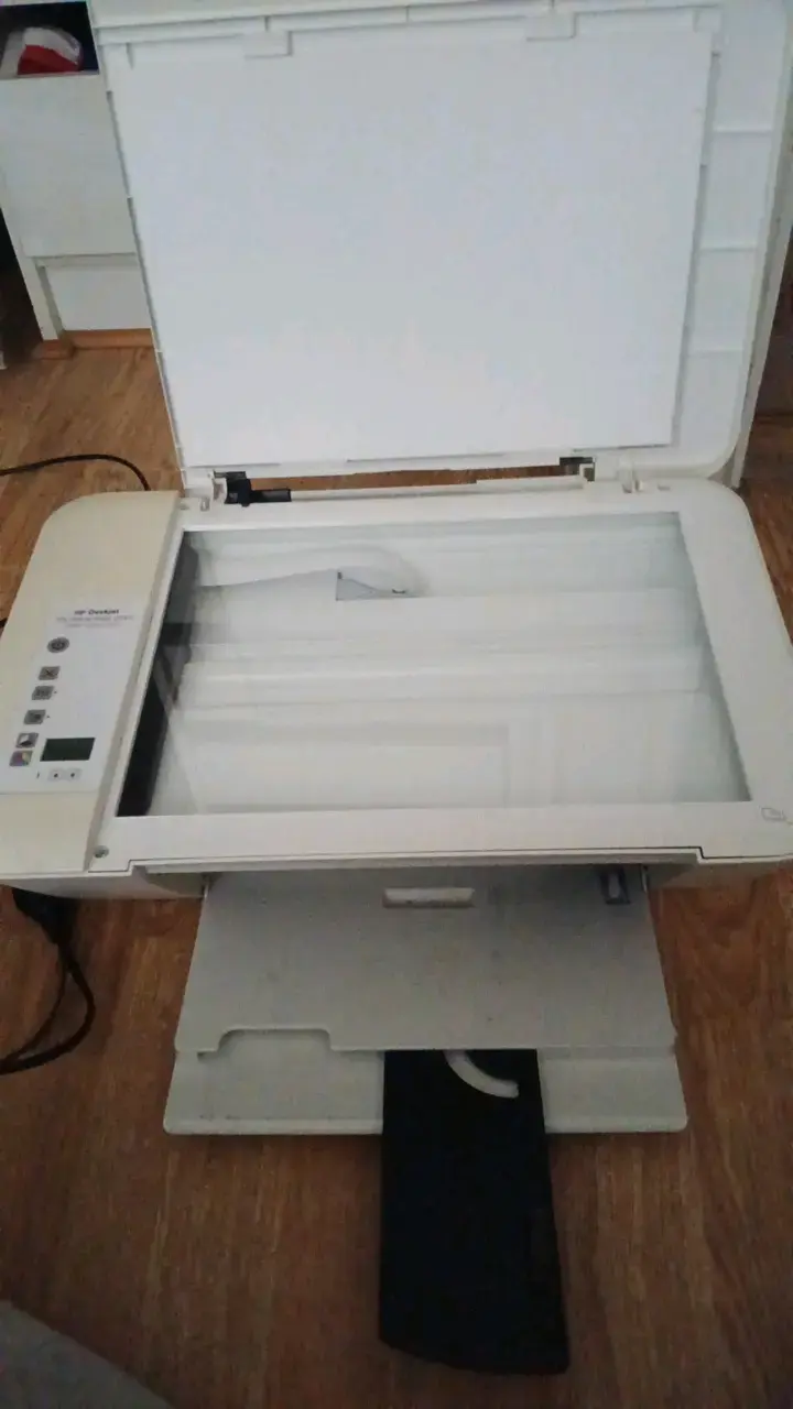 Impresora multifuncional HP LaserJet en buen estado - 3