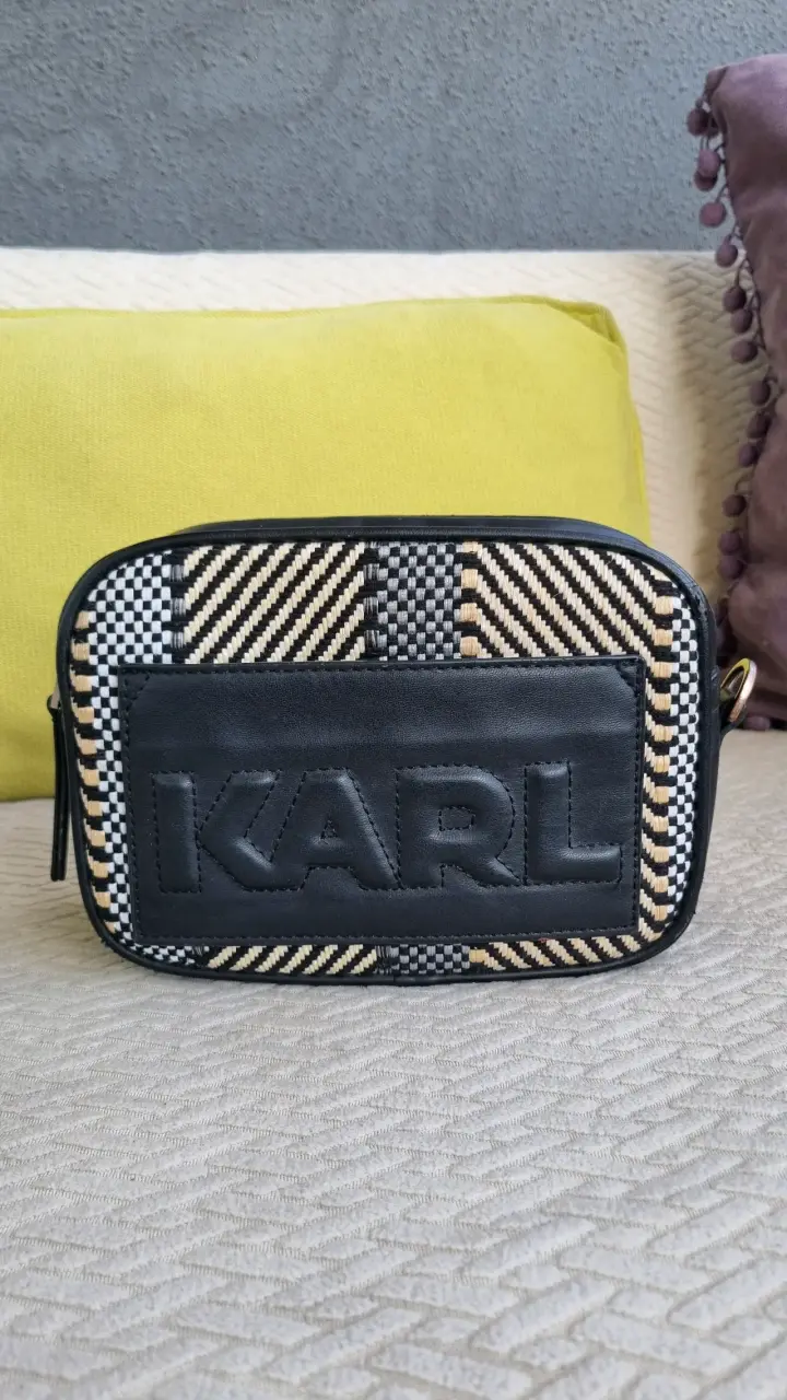 Bandolera Karl negra y beige con diseño tejido - 2