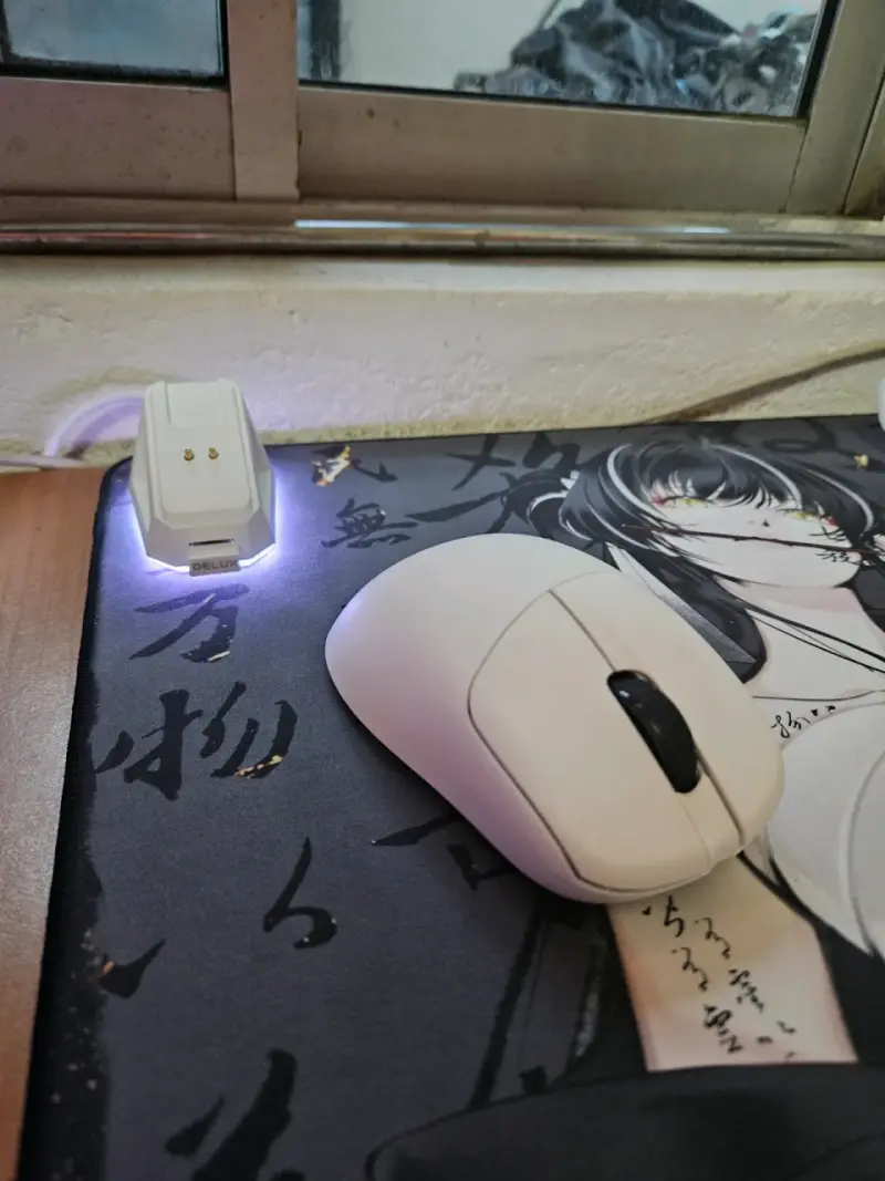 Mouse Gamer Delux M500 Pro con base de carga - 2