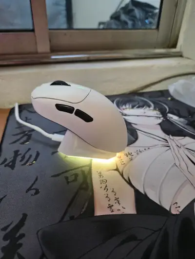 Mouse Gamer Delux M500 Pro con base de carga - miniatura 4