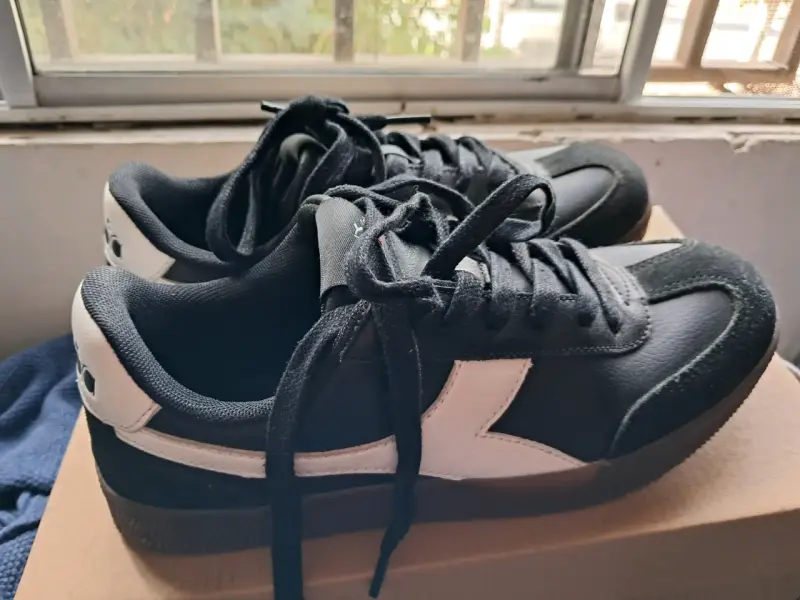 Zapatillas negras urbanas para mujer Falabella - 2