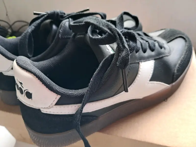 Zapatillas negras urbanas para mujer Falabella - 5