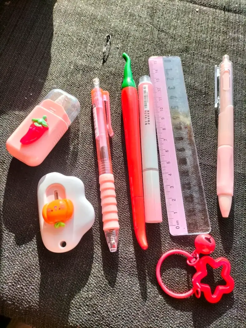 Set de papelería temática Capybara y accesorios - 4