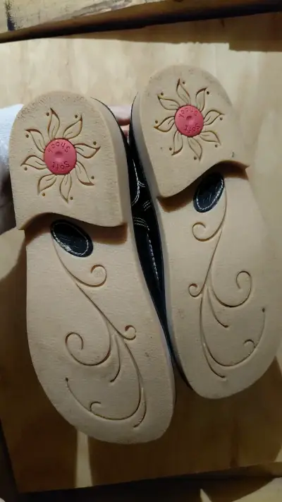 Zapatos escolares negros para niña con hebilla - miniatura 2