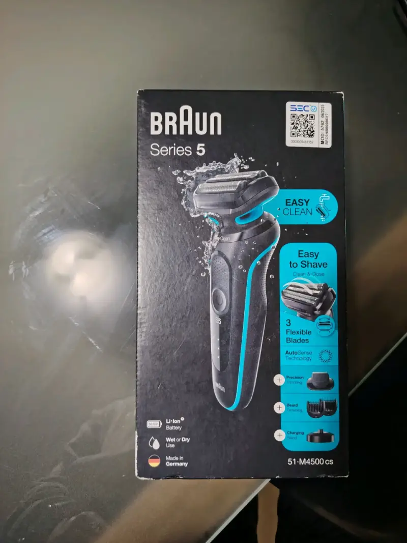 Afeitadora eléctrica Braun Series 5 con accesorios - 1