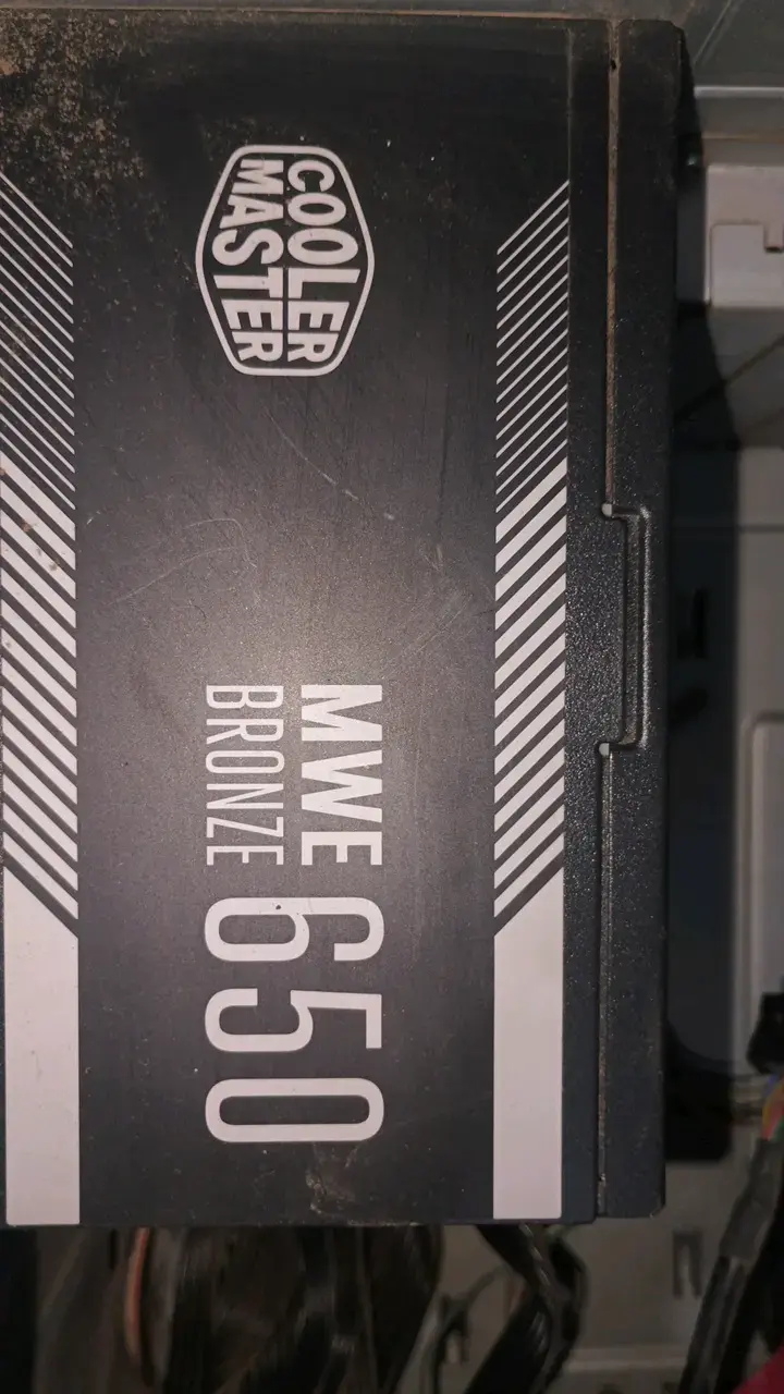 Fuente de Poder Cooler Master MWE 650W Bronze