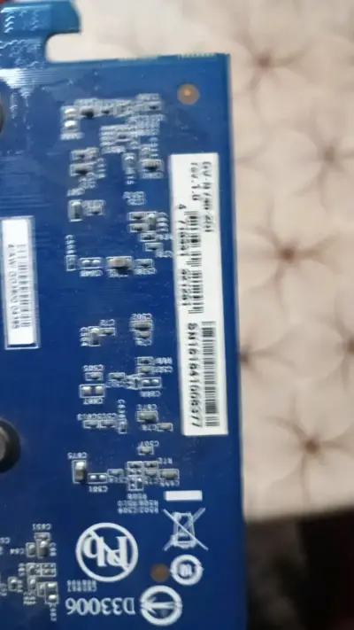 Tarjeta gráfica Gigabyte geforce Gt730 2gi - miniatura 2