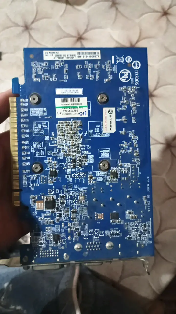 Tarjeta gráfica Gigabyte geforce Gt730 2gi - 3
