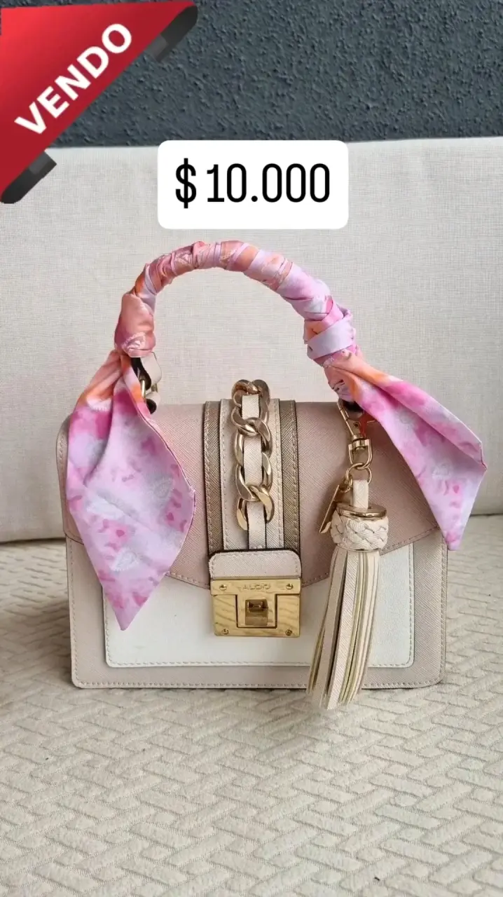 Bolso Aldo beige con pañuelo decorativo