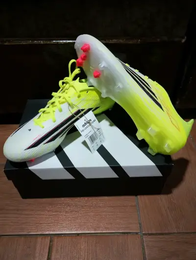 Zapatillas de fútbol Adidas amarillas - miniatura 2