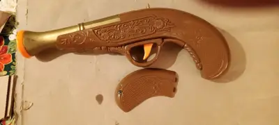 Pistola de juguete pirata con detalles dorados - miniatura 6
