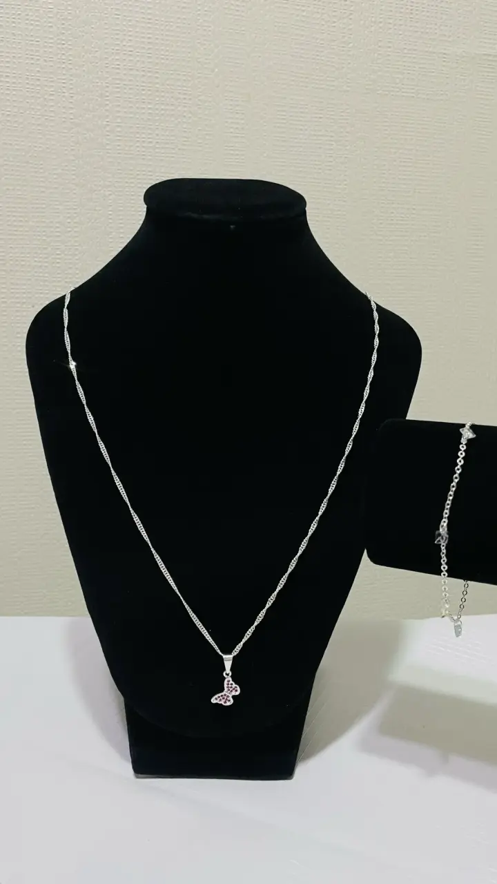 Collar de plata con dije de oso brillante - 3