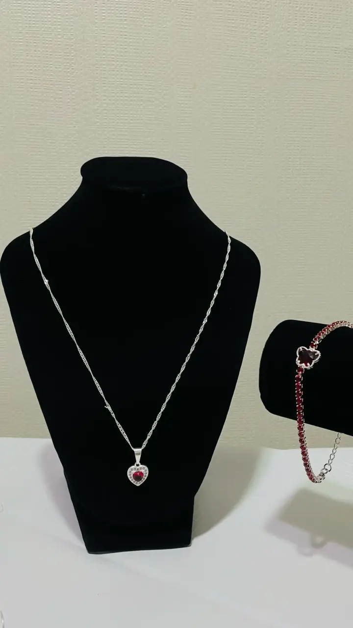 Collar de plata con dije de oso brillante - 4