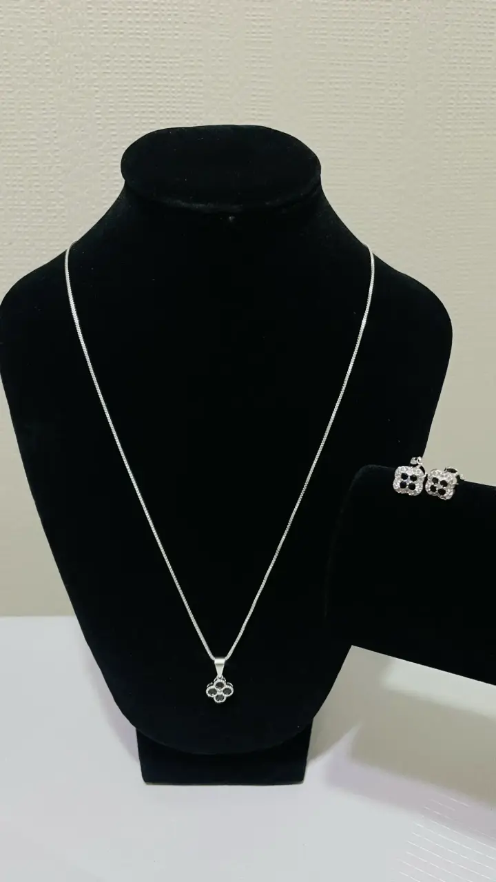 Collar de plata con dije de oso brillante - 6