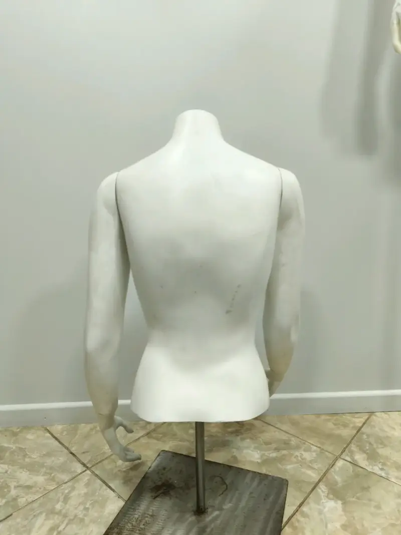 Maniquí de mujer blanco para exhibición - 2