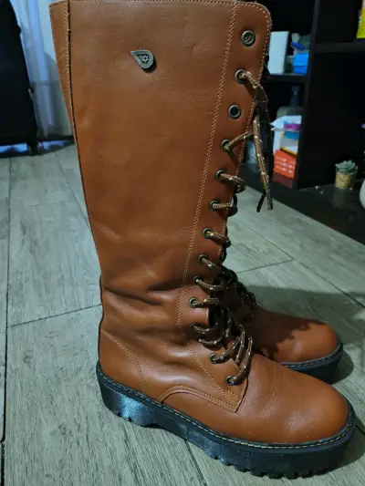 Botas de cuero marrón con cordones - miniatura 1