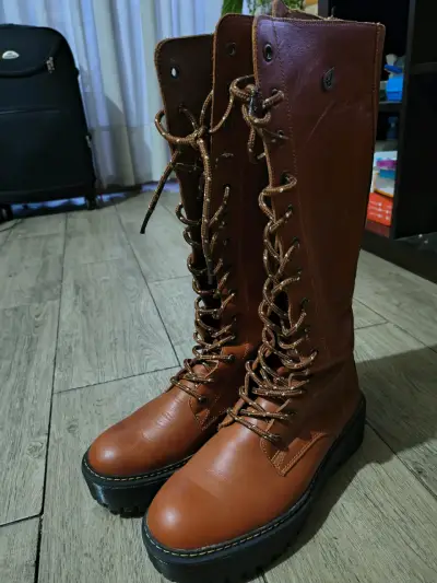 Botas de cuero marrón con cordones - miniatura 3