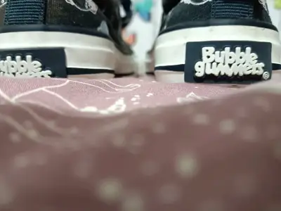 Zapatillas Bubble Gummers negras con velcro - miniatura 4