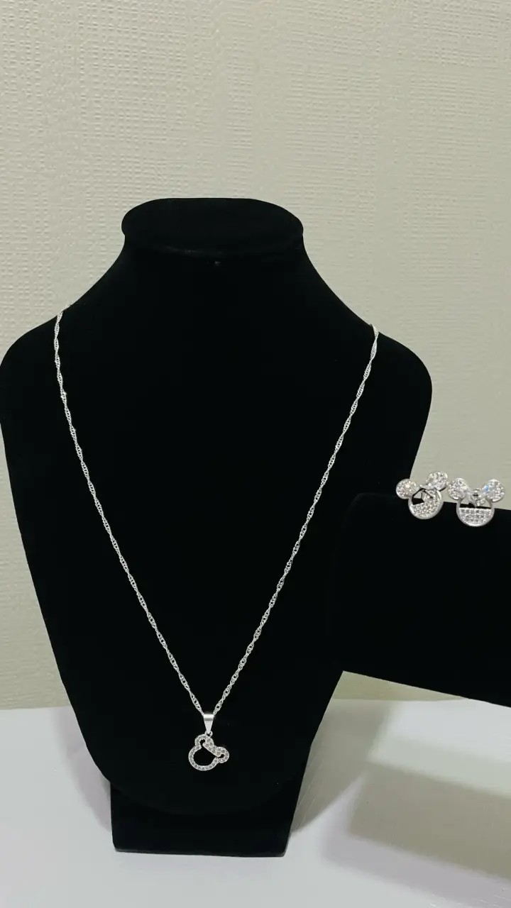 Set de collar y aros con colgante de cristal